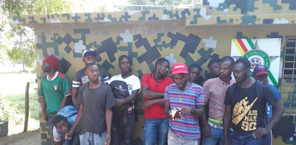 En los últimos días han sido apresados cientos de haitianos indocumentados, durante operativos en el país.