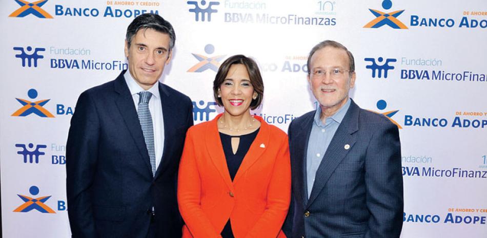 Ejecutivos. Javier Flores Moreno, Mercedes Canalda e Ignacio Méndez.