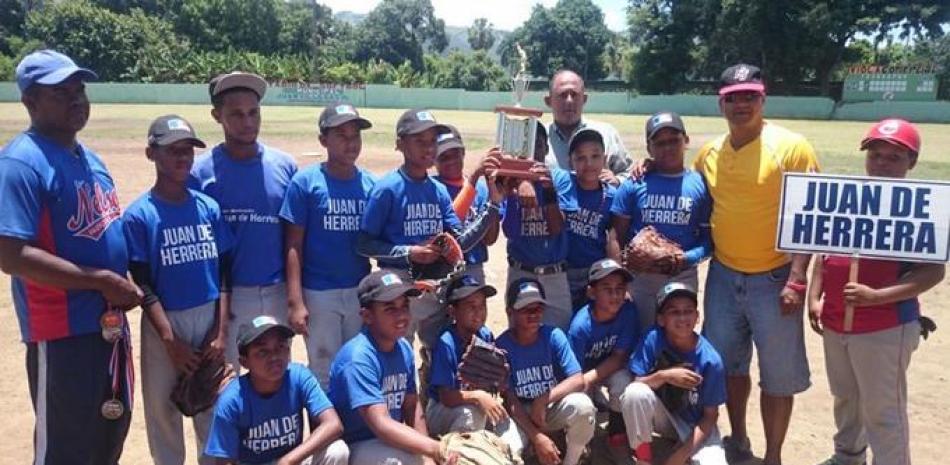 Equipo de la comunidad de Juan de Herrera que se coronó campeón del Torneo de Béisbol Escolar Infantil.