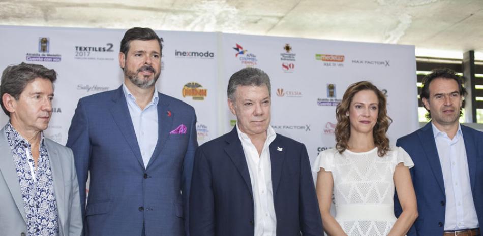 Luis Pérez Gutiérrez, gobernador de Antioquia; Carlos Eduardo Botero, presidente de Inexmoda; presidente de Colombia, Juan Manuel Santos Calderón; María Claudia Lacouture, ministra de Comercio Industria y Turismo y Federico Gutiérrez Zuluaga, alcalde de Medellín.