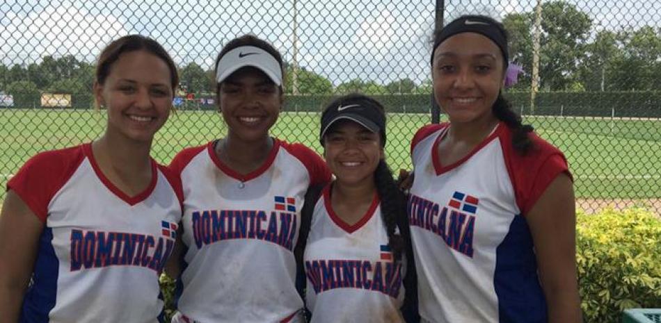 Angelina Pascual, Daniela Bautista, Suehellen Lecaros y Jayla Alexa Pérez, quienes tuvieron destacada actuación en el partido que República Dominicana venció a Argentina.