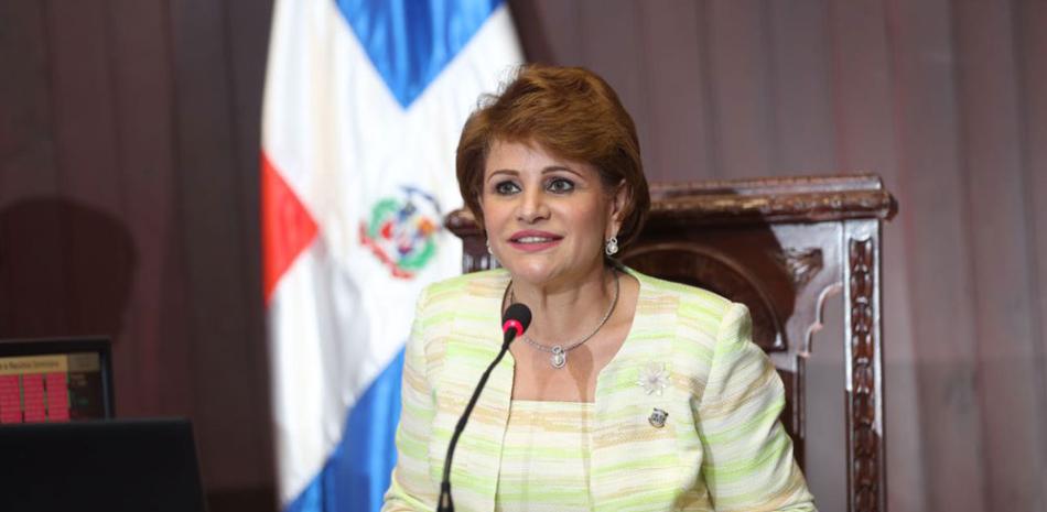 Desafío. Lucía Medina, presidenta de la Cámara de Diputados y hermana del presidente Danilo Medina, ya se despidió del cargo, pero un grupo de legisladores insiste en su reelección y desafiar al CP-PLD.