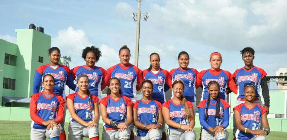 Integrantes de la selección dominicana de softbol femenino.