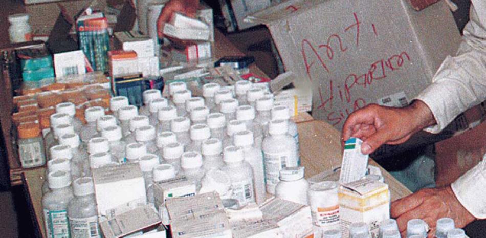 El caso. Más del 50% de medicamentos que consume la población no son prescritos por un facultativo, según el director del SNS.