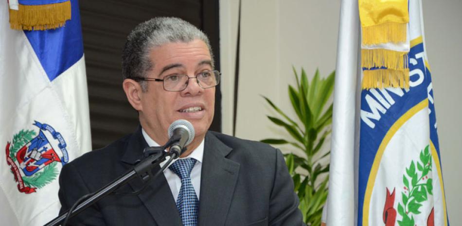 Carlos Amarante Baret, ministro de Interior, dijo que se busca garantizar paz y armonía en los ayuntamientos.