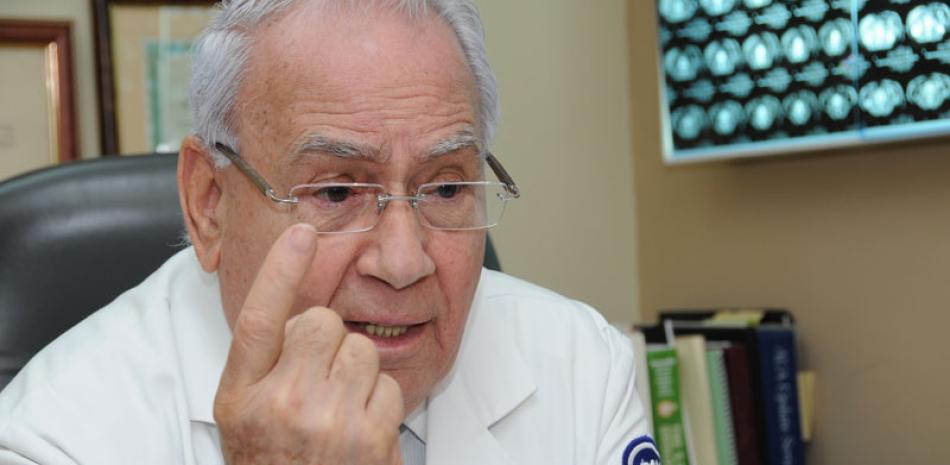 Explicación. El doctor José R. Yunén dijo que erradicó en la clínica el pago de incentivos por referimientos de pacientes.