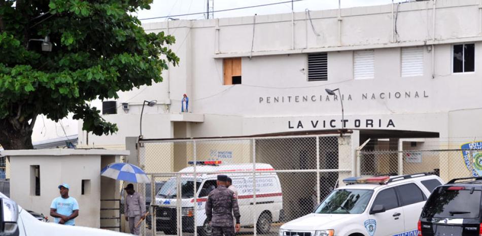 Violencia. Los cadáveres de los cuatro reclusos fueron trasladados por el Inacif a la morgue del hospital Marcelino Vélez Santana.