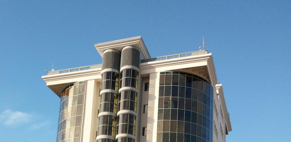 Edificios y plazas atraen al visitante en Guaynabo