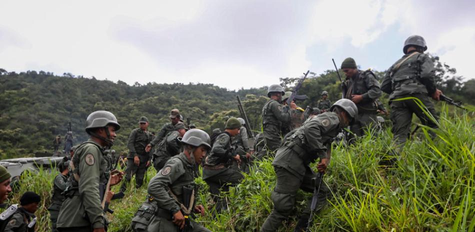 Milicias. Cerca de 900,000 “combatientes” de la milicia y el pueblo, de los cuales 200.000 son militares, participarán en un ejercicio cívico militar de este fin de semana en Venezuela, ante las amenazas de EEUU.
