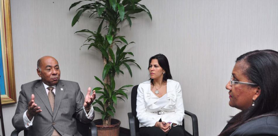 Milton Ray Guevara, al ser entrevistado sobre el tema durante una visita que hizo al director de Listín Diario, Miguel Franjul.
