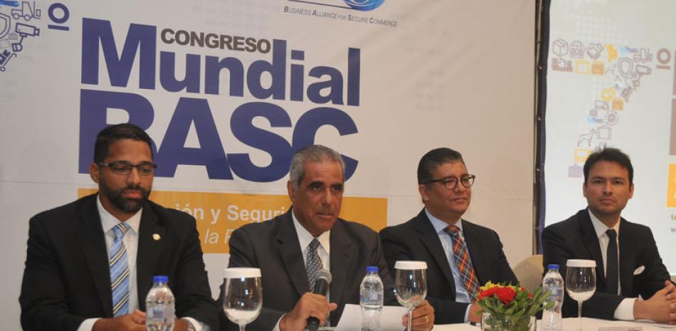 Anuncio. Los ejecutivos de Basc Dominicana: Omar Castellanos, Armando Rivas, Horacio Lomba, y Kai Schoenhals, durante el anuncio del séptimo Congreso Mundial Basc 2017.