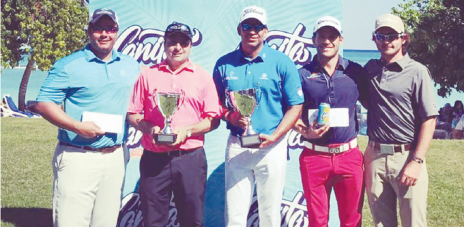 George Riley, Cledy Córdoba, Hiram Silfa, Willy Pumarol y Ernestico Vitienes en una de las ediciones del Canita Golf Tour 2016-2017.