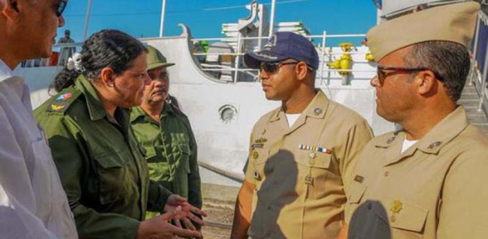 Asistencia. La vicepresidenta del Consejo de Estado, Mercedes López Acea, dio la bienvenida al buque dominicano.
