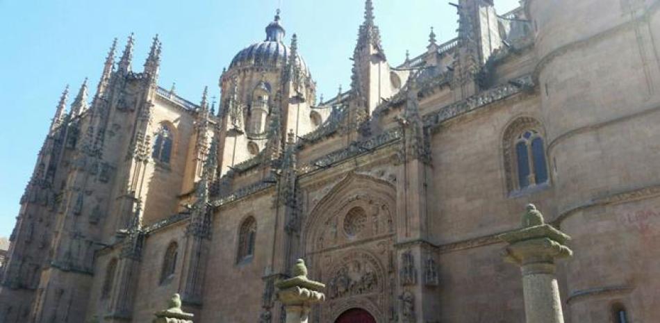 Salamanca. Esta catedral es uno de los principales atractivos turísticos de esta ciudad española declarada Patrimonio de la Humanidad en 1988. Es una obra imponente y hermosa.
