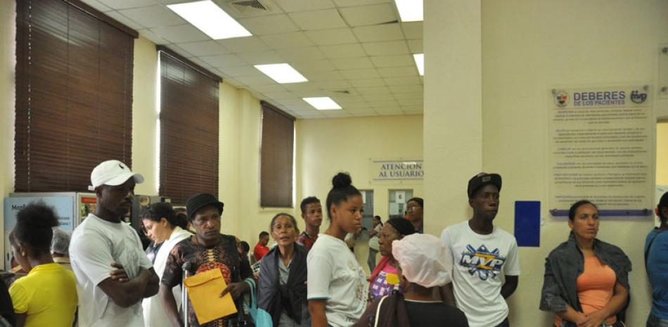 Huelga. En los principales hospitales de Santo Domingo y del Distrito Nacional se registró el primer día de paro convocado por el CMD y otros gremios de salud en reclamo del cumplimiento de acuerdos firmados con las autoridades de Salud.