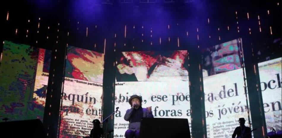 El cantautor español Joaquín Sabina ofrece un concierto en el marco de la gira "Lo niego Todo" el miércoles 18 de octubre de 2017, en el Coliseo Rumiñahui de Quito (Ecuador). EFE/Rolando Enríquez