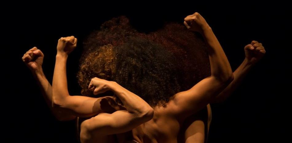 Octubre de Danza 2017, de la Compañía Nacional de Danza Contemporánea presenta
“Smog (3)”.