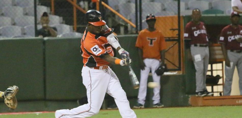 Jorge Mateo, de los Toros, decidió el partido con un triple remolcador.