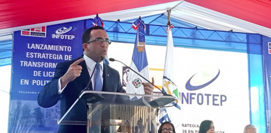 Andrés Navarro, ministro de Educación, durante el acto de lanzamiento del programa. (Foto: Ministerio de Educación).