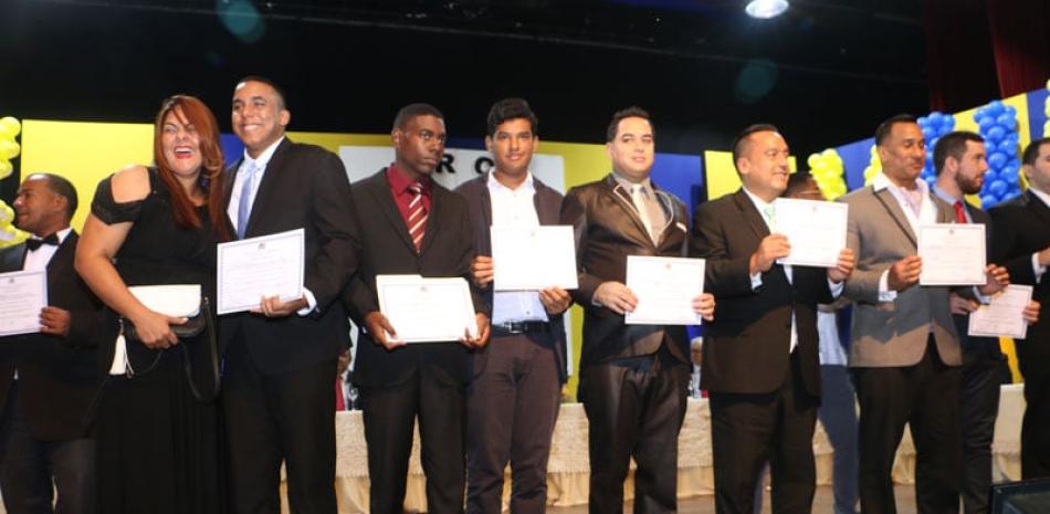 Hombres que también completaron el programa de rehabilitación.