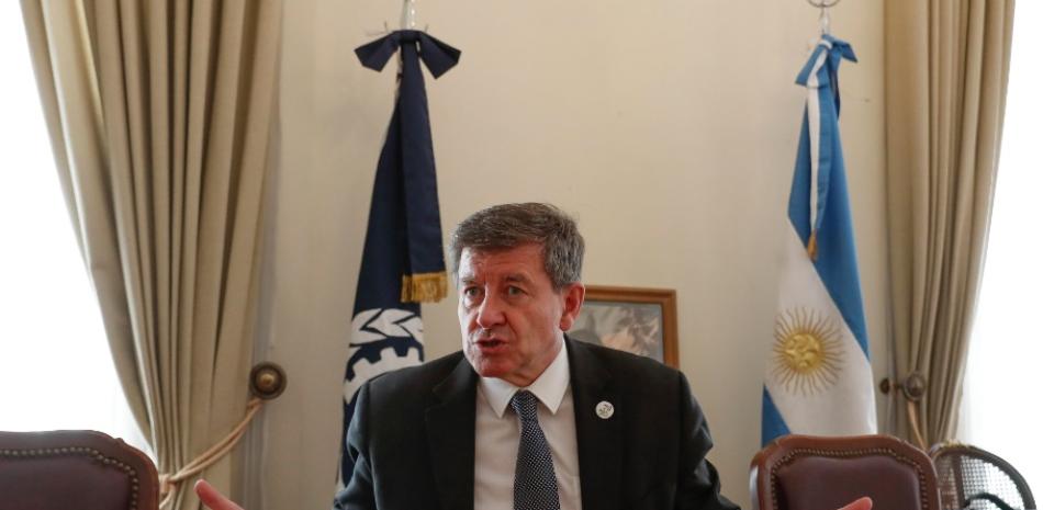 El director de la OIT, Guy Ryder, quien habla durante una entrevista con Efe en Buenos Aires (Argentina). EFE/David Fernández