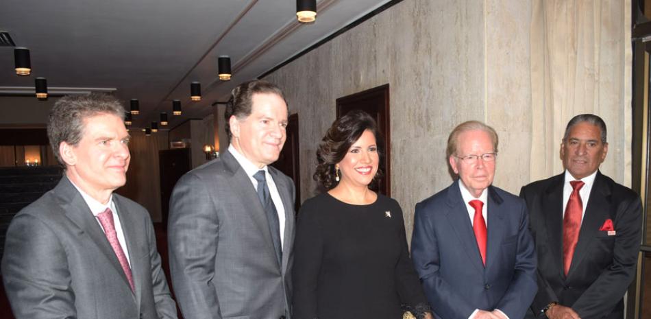 José Alfredo Corripio, Manuel Corripio, Margarita Cedeño de Fernández, José Luis Corripio Estrada y Erasmo Cáffaro Durán.
