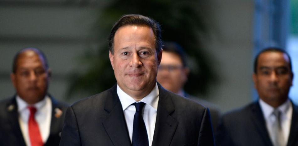 Trato. El presidente de Panamá, Juan Carlos Varela, cuando llegaba a Japón para una visita oficial a Asia. Un informe dice que su gobierno ofrecía un trato preferencial a Odebrecht para lograr contratos.