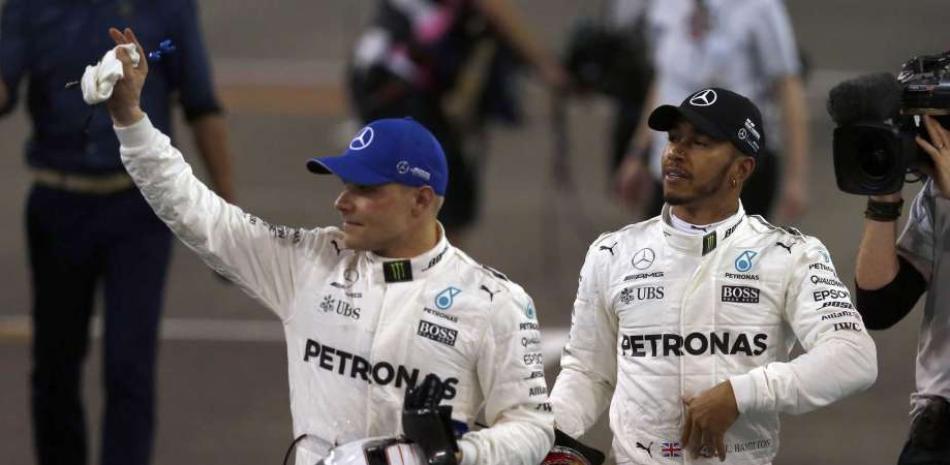 Valtteri Bottas fue el gran ganador en la competencia que cerró el año en la Fórmula Uno. Aqui junto a su compañero Lewis Hamilton.