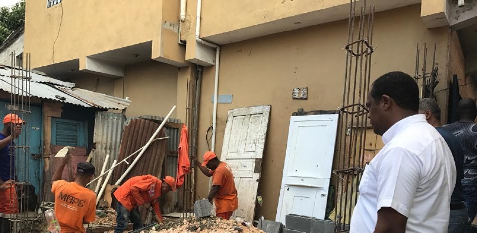 Obras Públicas sanea barrios de la capital