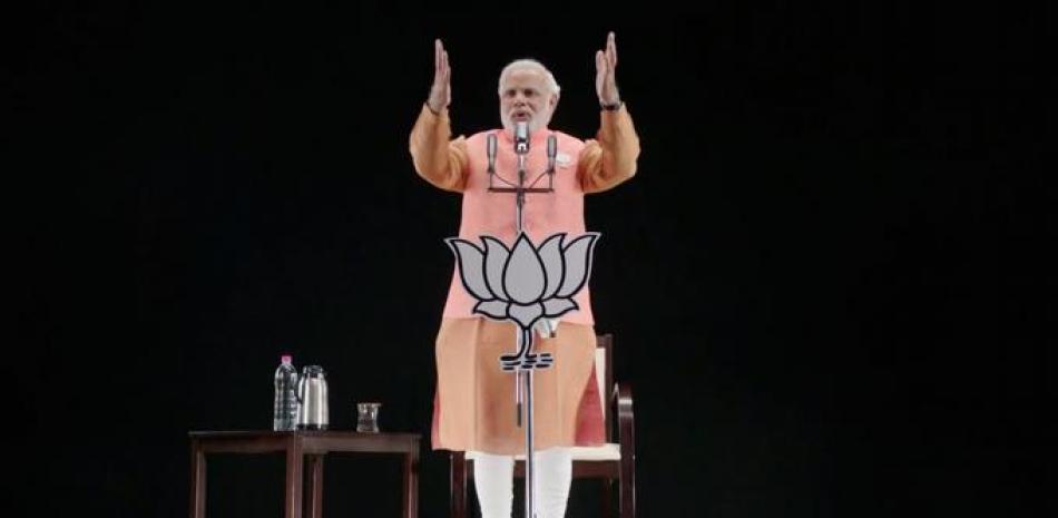 Un holograma de Narendra Modi durante su candidatura a primer ministro de la India.