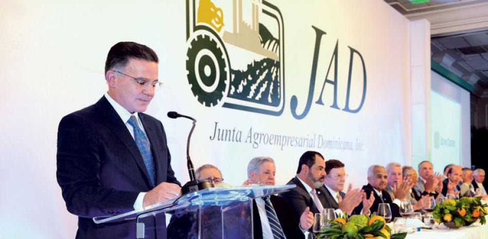 Acto. Durante su discurso de agradecimiento, Pedro Brache pidió a los empresarios y productores a seguir aunando esfuerzos para aumentar las exportaciones del país.