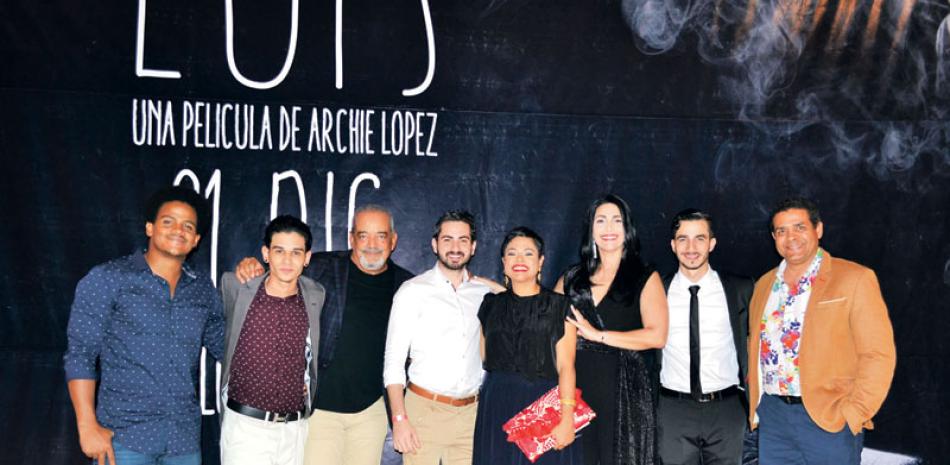 Reparto. Ramón Emilio Candelario, Alexander Rodríguez, Alfonso Rodríguez, Axel Mansilla, Desiree Reyes, Nanssie Santelises, Sergio Echenique y Claudio Rivera en la presentacion de la película “Luis”, de Archie López, en Palacio del Cine de Ágora Mall.