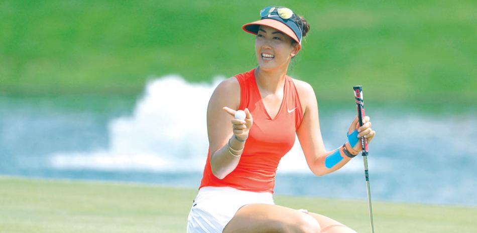 La LPGA dictaminó un cambio en el código de vestimenta del Tour lo cual fue criticado por muchas jugadoras. En la gráfica, Michelle Wie.