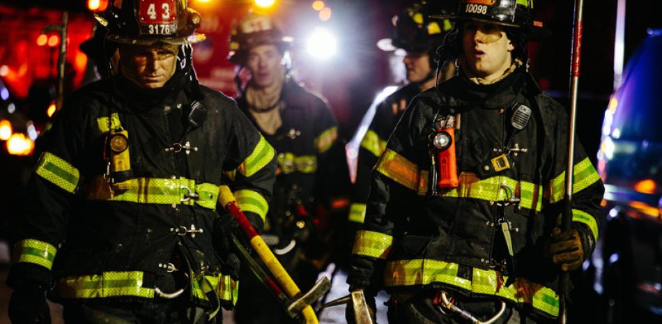 Rapidez. El fuego se desató rápidamente en el edificio de cinco plantas de El Bronx, y a pesar de que los bomberos llegaron tres minutos después del primer aviso se habían encontrado ya con una enorme tragedia.