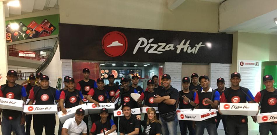 Pizza Hut está en su novena temporada llevando su sabor a los fanáticos del béisbol dominicano.