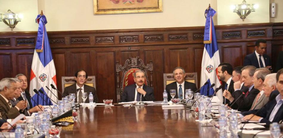 Reunión. El presidente Danilo Medina se reunió ayer en el Palacio Nacional con los funcionarios del Consejo de Competitividad.