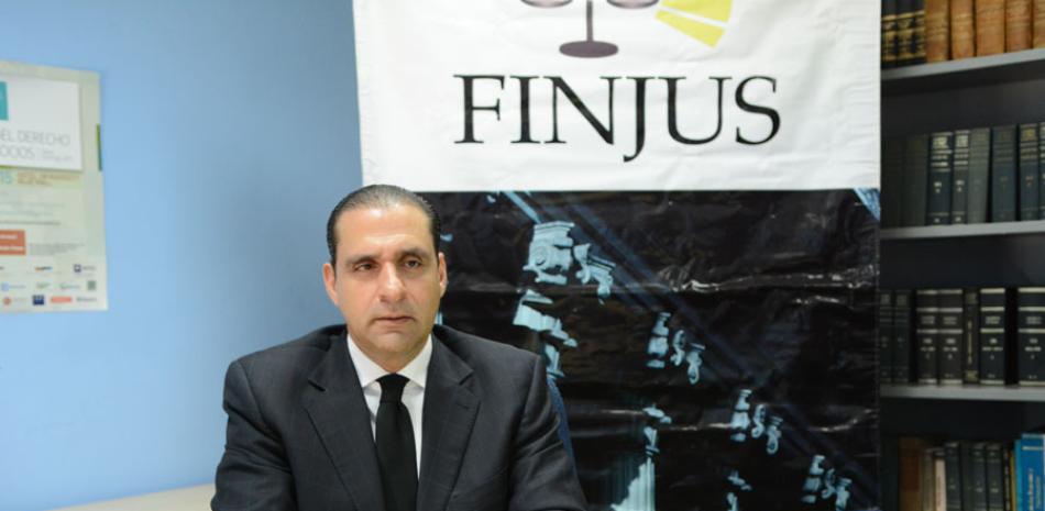Defensa. El vicepresidente ejecutivo de Finjus, Servio Tulio Castaños Guzmán, salió en defensa de la Ordenanza 24-2017 del Ministerio de Educación.
