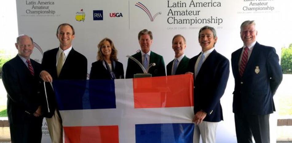 Dignatarios de la Royal and Ancient, USGA y The Masters Tournament junto a Robert Birtel, Director de Golf de Casa de Campo, en la foto oficial del anuncio.
