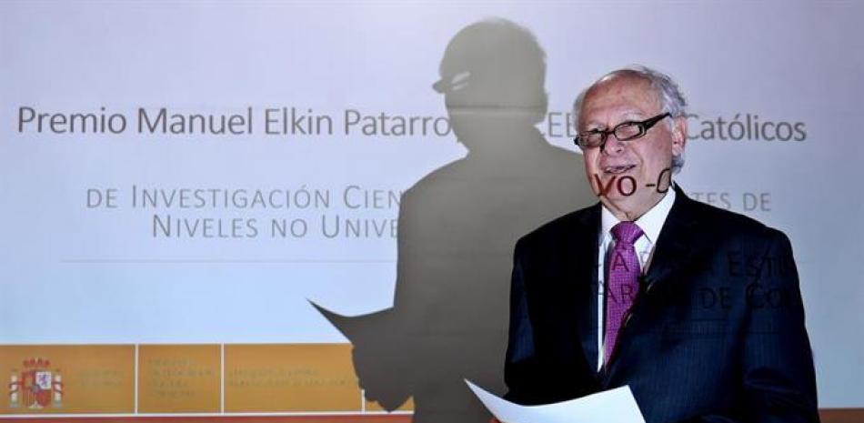 El científico colombiano Manuel Elkin Patarroyo durante la presentación del Premio Manuel Elkin Patarroyo de investigación para estudiantes no universitarios de Colombia el sábado 20 de enero de 2018, en Bogotá (Colombia).  EFE/Leonardo Muñoz