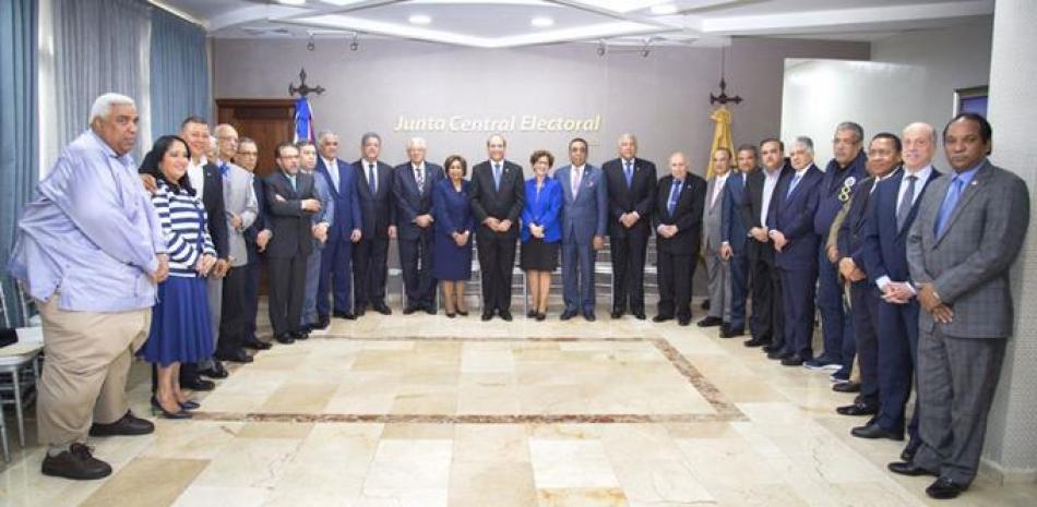 El Pleno de la JCE se reunió ayer con los presidentes de los partidos políticos reconocidos para tratar temas sobre las elecciones de 2020.