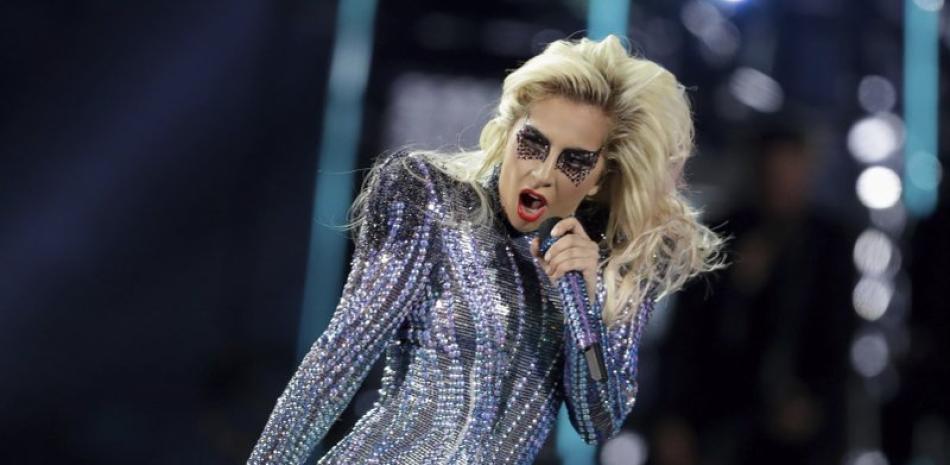 Lady Gaga compartió abiertamente sus problemas físicos y de salud mental. En septiembre dijo que estuvo “buscando durante años para llegar al fondo de ellos”.