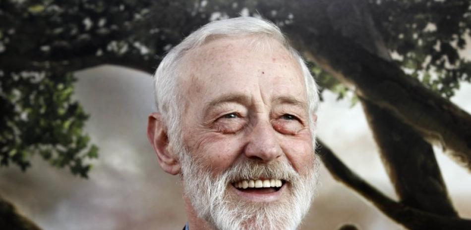 En esta fotografía de archivo del 26 de julio de 2010, el actor John Mahoney llega al estreno de “Flipped” en Los Ángeles. Mahoney falleció el domingo 4 de febrero de 2018 en Chicago tras una breve hospitalización, dijo su representante Paul Martino el lunes 5 de febrero. (AP Foto/Matt Sayles, archivo)