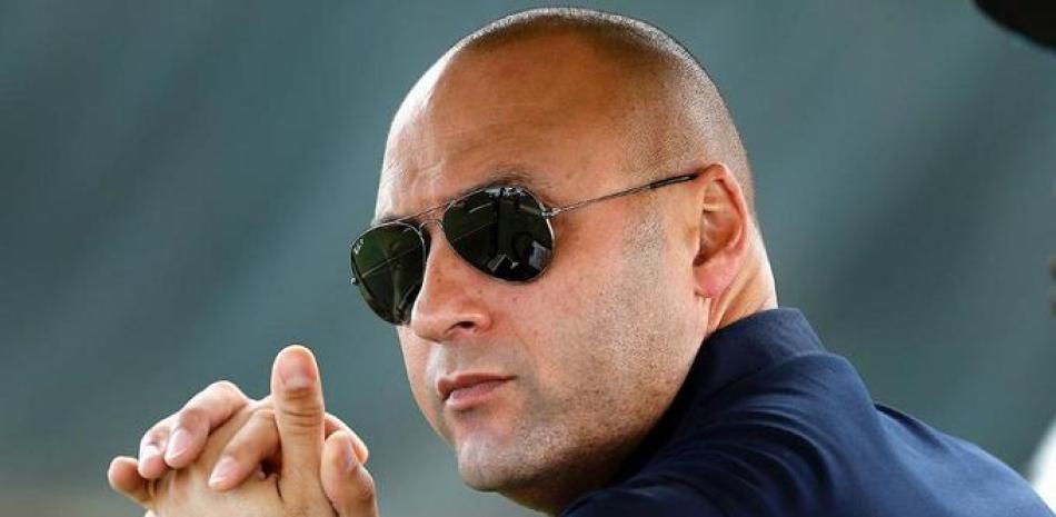 Derek Jeter tiene un gran trabajo pendiente como arquitecto de los Marlins.