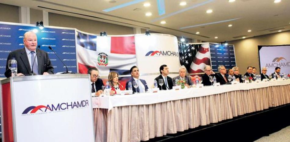Ponencia. El orador del Almuerzo de la AmchamDR de febrero 2018 tuvo una ponencia titulada “Política exterior estadounidense: nuestro mundo convulsionado”, en la que profundizó sobre las perspectivas de la política y economía estadounidense actuales de cara a Latinoamérica y el Caribe.