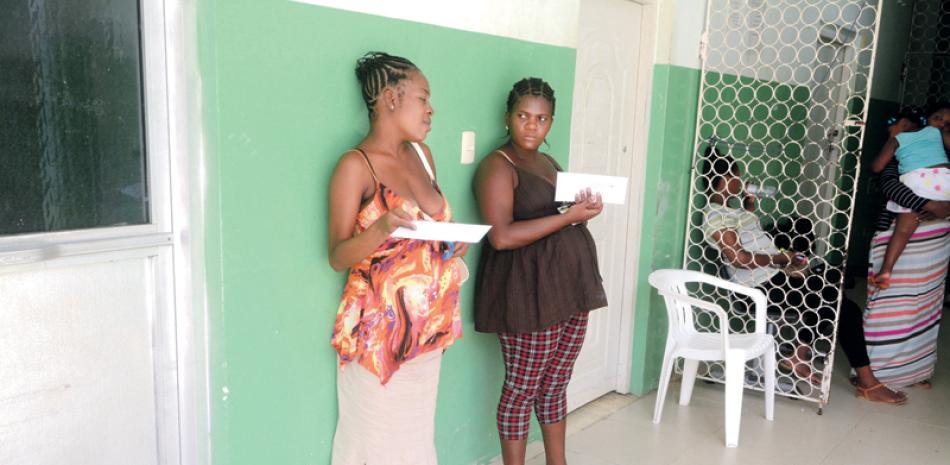 Embarazadas. Las parturientas haitianas demandan entre 40 y 45% de los servicios en la Maternidad Renee Klang viuda Guzmán.