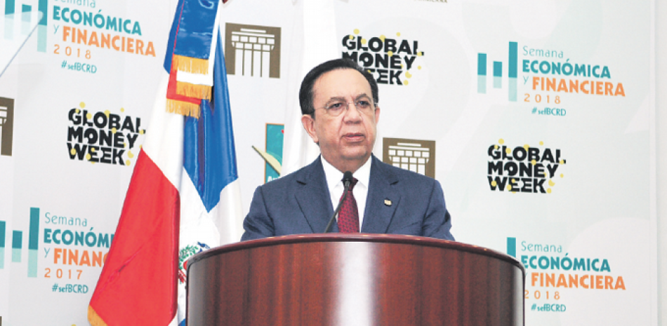Discurso. El gobernador del Banco Central (BCRD), Héctor Valdez Albizu, al dejar inaugurada la quinta versión de la Semana Económica y Financiera.