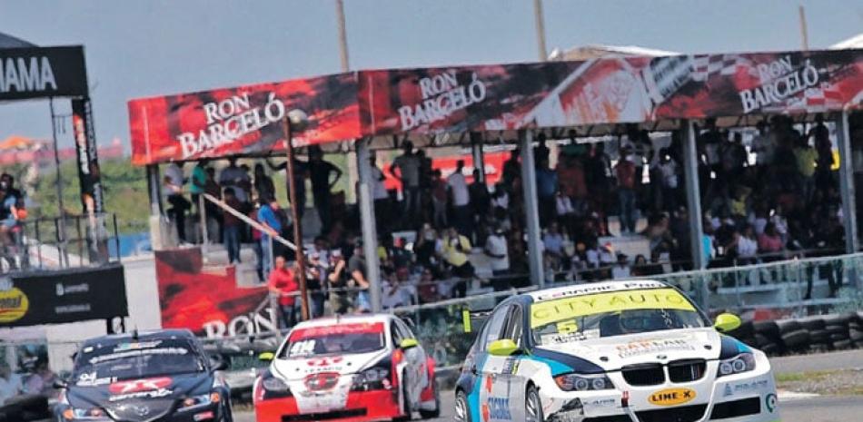 Las emociones estuvieron por todo lo alto en el Autódromo Sunix en la apertura del Campeonato Nacional de Automovilismo 2018.