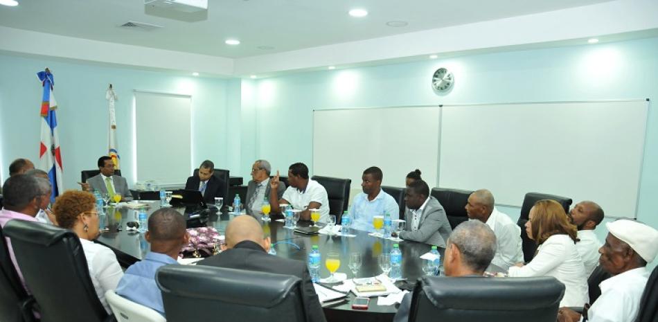 Reunión con los representantes de la Comisión Multisectorial  para el desarrollo de Samaná en la SIE.