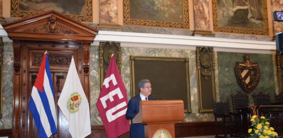 Expositor. El expresidente Leonel Fernández durante su exposición en la Universidad de La Habana.