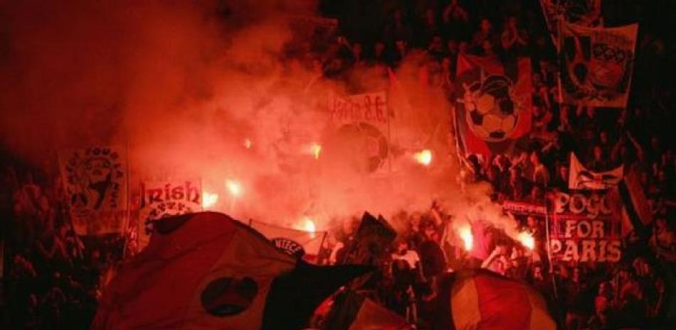 Los hinchas del PSV son ardientes seguidores del popular crlub parisino.